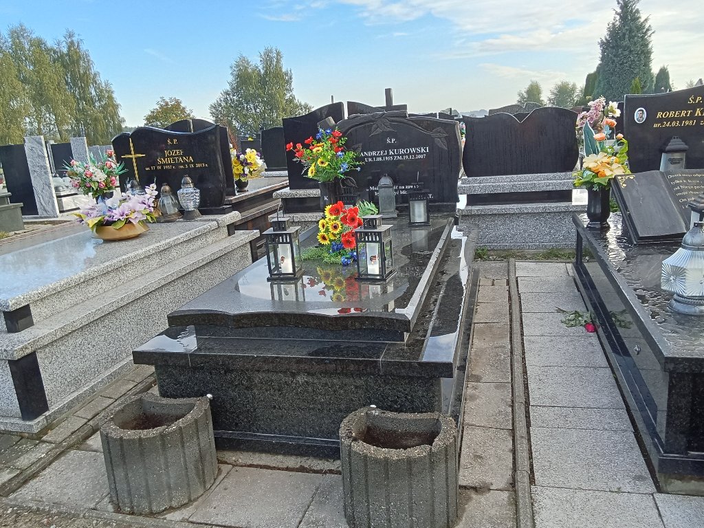 Grób Paweł Kurowski
