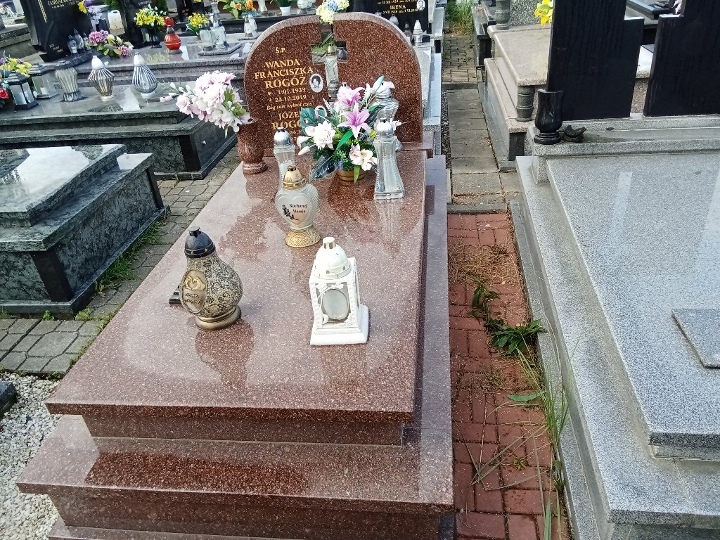 Grób Józef Rogóż